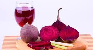 सुबह-सुबह चुकंदर का जूस क्यों माना जाता है हेल्थ का पावर डोज,जाने इसके फायदे…