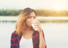 खाली पेट गर्म या नॉर्मल पानी कौन सा है बेहतर? जानें एक्सपर्ट से….