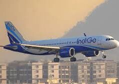 रायपुर में तकनीकी खराबी के कारण इंडिगो के विमान की रफ लैंडिंग, यात्रियों में मची अफरा-तफरी