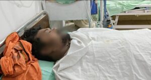 छोटी सी असावधानी, पल भर में युवा जीवन का दुखद अंत : करंट लगने से युवक की मौत