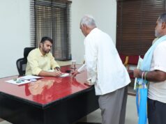 जनदर्शन में विभिन्न मांगों एवं समस्याओं को लेकर पहुंचे आवेदक