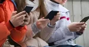 ऑस्ट्रेलिया की तर्ज पर गोवा में भी बच्चों के लिए सोशल मीडिया पर लग सकता है बैन, सरकार तैयार कर रही नीति