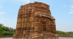 पत्थरों में दर्ज इतिहास: जहाँ हर पत्थर कहती है एक कहानी