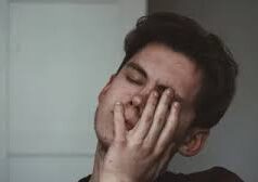 सिर में लगातार दर्द होना नहीं है सामान्य, एक्सपर्ट से जानें हो सकती हैं कौन सी बीमारियां?