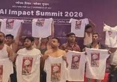इंडिया AI समिट में यूथ कांग्रेस का प्रदर्शन, शर्ट उतार नारेबाजी, यूएस ट्रेड डील का कर रहे थे विरोध