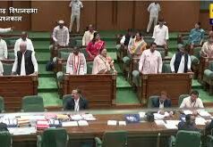 विधानसभा के गर्भ गृह में नारेबाजी, सभी कांग्रेसी विधायक सस्पेंड