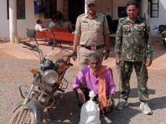 बाइक में घूम-घूमकर शराब बेचते आरोपी गिरफ्तार