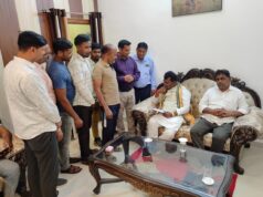 पीडब्ल्यूडी के दैनिक श्रमिकों ने विधायक रोहित साहू को सौंपा ज्ञापन, नियमितीकरण व भविष्य निधि कटौती का मुद्दा उठाने की मांग