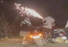 सड़क पर बर्थडे सेलिब्रेशन पड़ा भारी, चार युवक-युवती पुलिस कस्टडी में