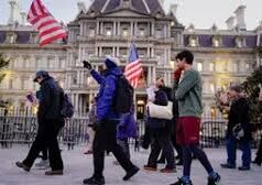 आखिर अमेरिका से लाखों की संख्या में क्यों पलायन कर रहे लोग? 90 साल का रिकॉर्ड टूटा