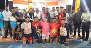परसदा में आयोजित राज्य स्तरीय कबड्डी प्रतियोगिता में चिंगराजपारा B बिलासपुर की टीम ने खिताब जीता