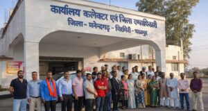 सर्व यादव समाज ने कलेक्टर को सौंपा ज्ञापन,विवादित फिल्म पर प्रतिबंध लगाने की मांग