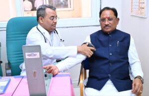 स्वास्थ्य के प्रति जागरूकता का संदेश: मुख्यमंत्री विष्णुदेव साय ने विधानसभा परिसर में तीन दिवसीय स्वास्थ्य शिविर का किया शुभारंभ