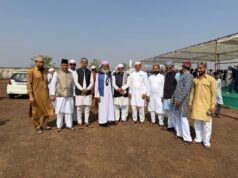 खरोरा ईदगाह में धूमधाम से मनाया गया ईद का त्योहार ,गले लगाकर एक दूसरे को दी बधाई