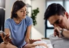 सिर्फ लड़ाई-झगड़ा से नहीं आती दूरी, आपकी इन आदतों के कारण भी खोखला हो सकता है रिश्ता