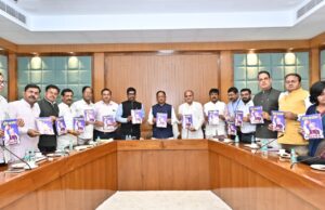 मुख्यमंत्री साय ने भाजपा के मुखपत्र दीपकमल के केंद्रीय बजट पर आधारित विशेषांक का विमोचन किया