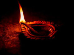 पितरों के आशीर्वाद के लिए कहां और कैसे जलाएं दीया? नोट करें नियम