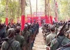 हथियार सहित 124 नक्सलियों ने किया सरेंडर