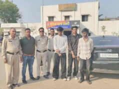 शराब पीकर ओवरब्रिज पर काट रहे थे केक, युवती समेत चार गिरफ्तार, कार भी जब्त