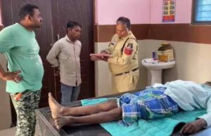 महुआ बीनने गए थे दंपति, मधुमक्खियों के हमले से पति की मौत, पत्नी घायल