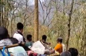 17 किमी खाट पर ढोया मरीज: गरियाबंद में स्वास्थ्य व्यवस्था की खुली पोल