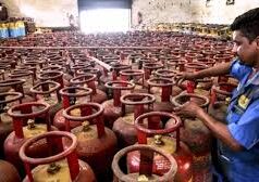 सरकार ने बनाया ये प्लान ,गैस की किल्लत के बीच फिर से रसोई में दिखेगा केरोसिन!