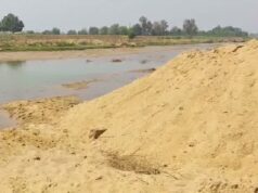 18 हाईवा और पोकलेन पर जुर्माने की खबर के बाद, ओदारी नदी की रेत खदान का खनिज विभाग ने किया निरीक्षण