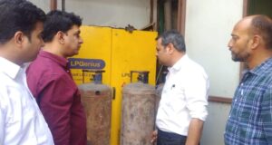 घरेलू एलपीजी सिलेंडरों के दुरुपयोग पर प्रशासन सख्त, रायगढ़ में होटलों व रेस्टोरेंट में औचक जांच
