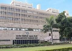 QS वर्ल्ड यूनिवर्सिटी रैंकिंग में भारत का परचम, IITs, JNU और BITS पिलानी टॉप 50 में शामिल