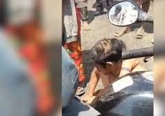 गांव में बर्बर घटना: चोरी के शक में युवक और उसके माता-पिता पर हमला