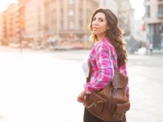 स्किन को ट्रैवलिंग के दौरान कैसे रखें स्वस्थ और चमकदार