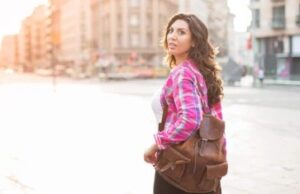 स्किन को ट्रैवलिंग के दौरान कैसे रखें स्वस्थ और चमकदार