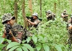 डेडलाइन खत्म होने से पहले सुरक्षा बलों और नक्सलियों के बीच मुठभेड़, एक नक्सली ढेर