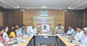 एनकॉर्ड बैठक में नशा मुक्ति और निगरानी पर जोर प्रभारी सचिव ने पुलिस, राजस्व, आबकारी विभाग को संयुक्त कार्रवाई करने के दिए निर्देश