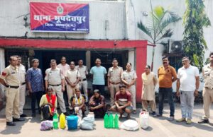 भूपदेवपुर में अवैध महुआ शराब पर संयुक्त कार्रवाई, 92.5 लीटर शराब और 200 किलो लाहन जब्त