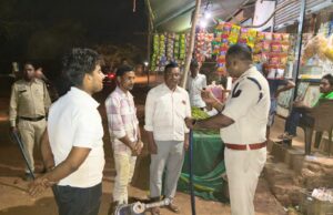 खरोरा में कानून का कड़ा पहरा: टीआई कृष्ण कुशवाहा की सख्ती से शराबियों-जुआरियों में हड़कंप