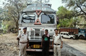 “ऑपरेशन प्रहार” के तहत अवैध कबाड़ परिवहन पर सप्ताह के भीतर बड़ी कार्रवाई, 3 वाहनों से 75 टन स्क्रैप जब्त