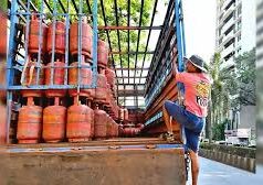 ईरान-इजराइल वॉर के बीच एलपीजी सप्लाई को लेकर देश में बढ़ी चिंता, कर्मचारियों पर भी है संकट!