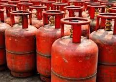 छत्तीसगढ़ में LPG सिलेंडर की किल्लत और कालाबाजारी के बीच प्रशासन का बड़ा एक्शन, रायपुर-बिलासपुर में 475 से ज्यादा सिलेंडर जब्त