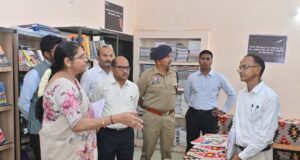 जिले की प्रभारी सचिव आर. संगीता ने ली जिला स्तरीय अधिकारियों की समीक्षा बैठक