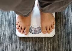 पतला होने के चक्कर में छोड़ दिया है खाना? वजन घटने के बजाय शरीर बन जाएगा बीमारियों का घर