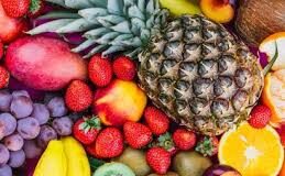 सेहत को पहुंच सकता है गंभीर नुकसान,खाली पेट भूलकर भी न खाएं ये फल….