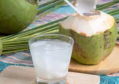 किडनी की बीमारी में नारियल पानी पीना क्या सुरक्षित है? जानें एक्सपर्ट्स से….