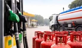 बिहार के आरा और बक्सर में पेट्रोल पंपों पर लंबी लाइन प्रशासन ने कहा- किल्लत नहीं….