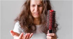 झड़ते और रुकते बालों से परेशान? अपनाएं ये 5 आसान घरेलू उपाय…