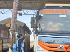 टोल पर कर्मी वाहनों चालकों को ‘नमस्ते’ के साथ कर रहें स्वागत, राष्ट्रीय राजमार्ग की नई पहल टोल प्लाजा पर ‘अतिथि देवो भवः’ की झलक