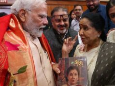 आशा भोसले के निधन से देश में शोक की लहर, पीएम मोदी, गडकरी, फडणवीस समेत इन नेताओं ने दी श्रद्धांजलि