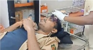 फरार आरोपियों को पकड़ने गई पुलिस पर भीड़ का हमला, 10 गिरफ्तार