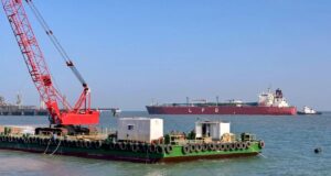 होर्मुज जलडमरूमध्य पर सियासी गर्मी: ईरान ने दी सख्त चेतावनी