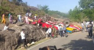 जम्मू कश्मीर: ऊधमपुर में बस हादसा, 16 लोगों की मौत, 20 घायल, मृतकों के लिए मुआवजे का ऐलान